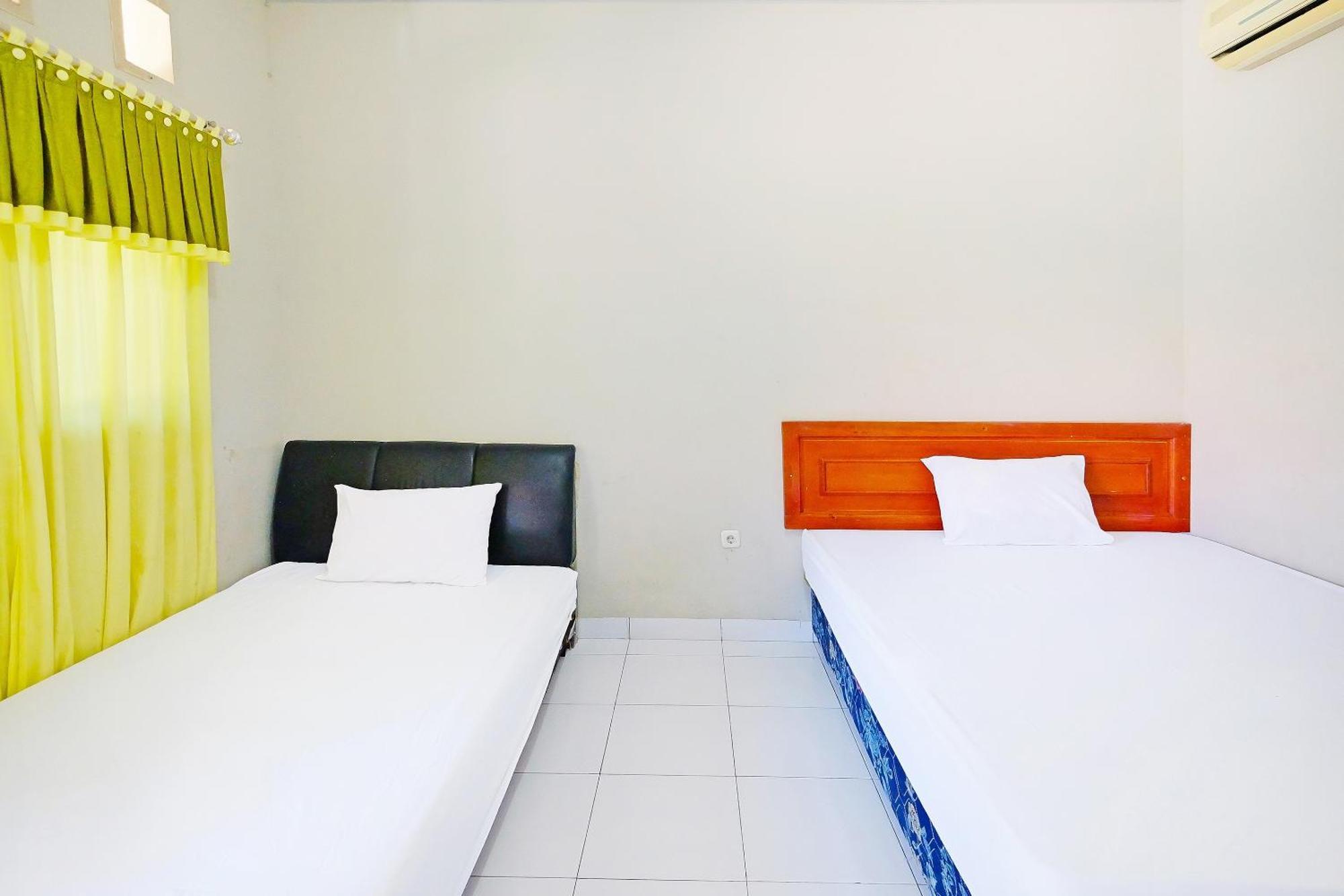 Collection O 91046 Hotel Remaja Indah Masamba Exterior photo