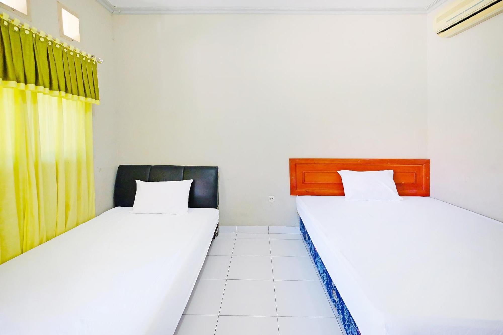 Collection O 91046 Hotel Remaja Indah Masamba Exterior photo